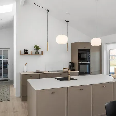 3 Bedroom Lovely In *
