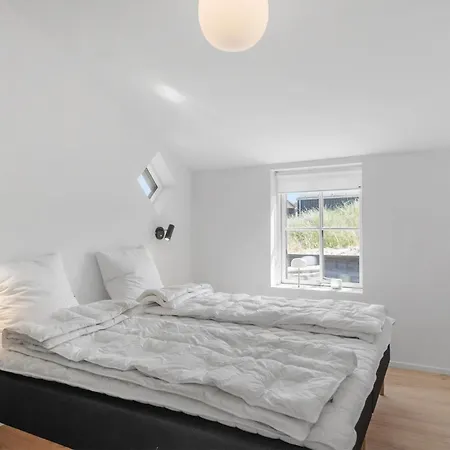 3 Bedroom Lovely In בית נופש לוקן